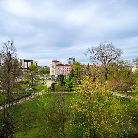 New With The View - 2bd Bright Flat Near Ndk Apartment