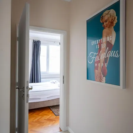 New With The View - 2bd Bright Flat Near Ndk Apartment *