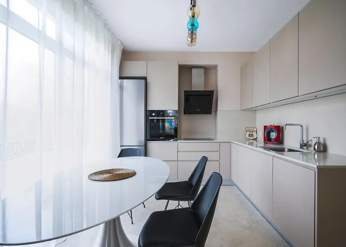 New With The View - 2bd Bright Flat Near Ndk Apartament